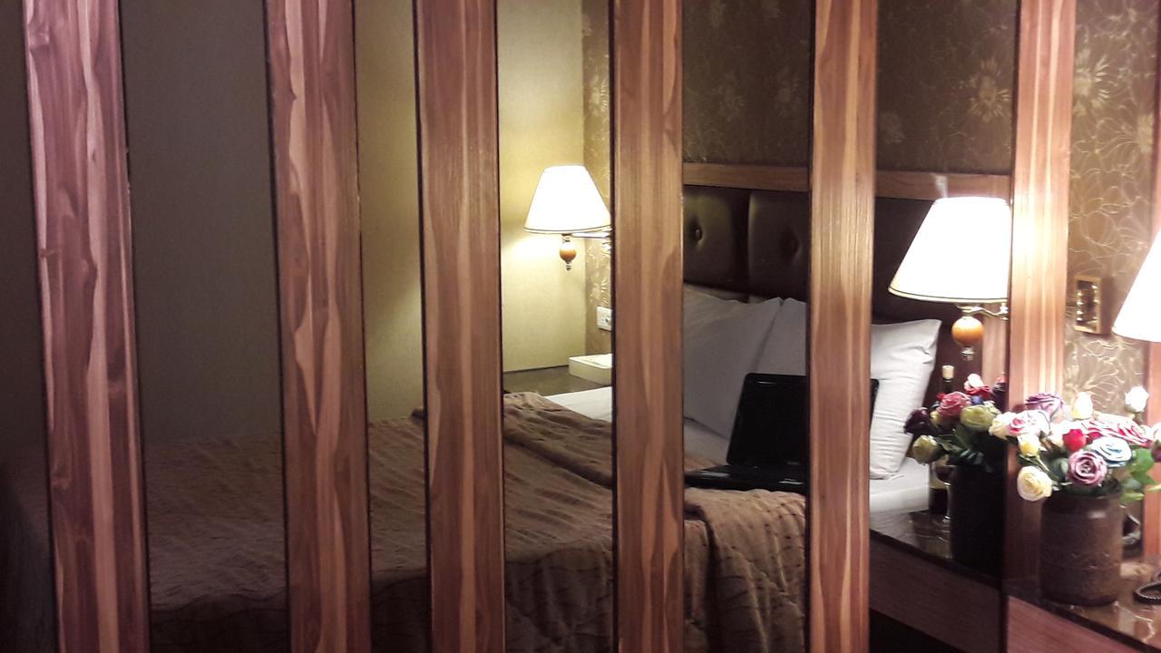 Monalisa Hotel Тайнан Екстериор снимка