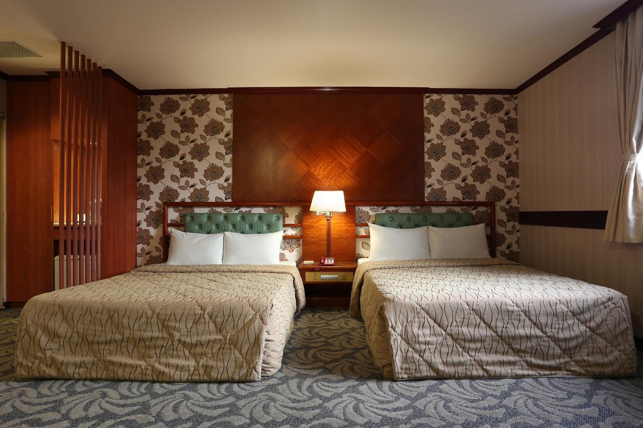 Monalisa Hotel Тайнан Екстериор снимка