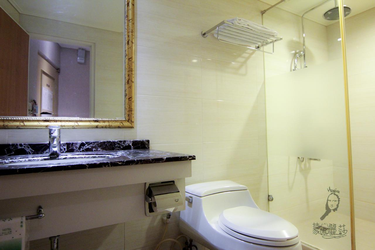 Monalisa Hotel Тайнан Екстериор снимка